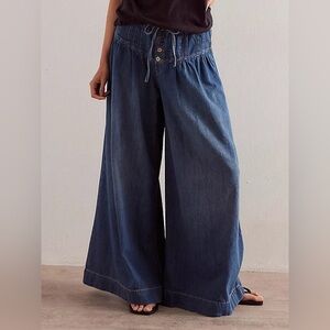 We The Free Forget Me Knot Pull-On In Denim Blue Jeans Size M